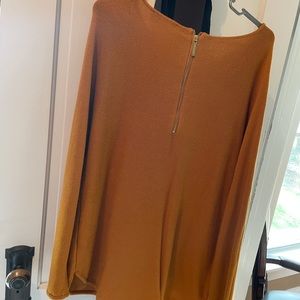 Yellow gold sweater by Michael Kors